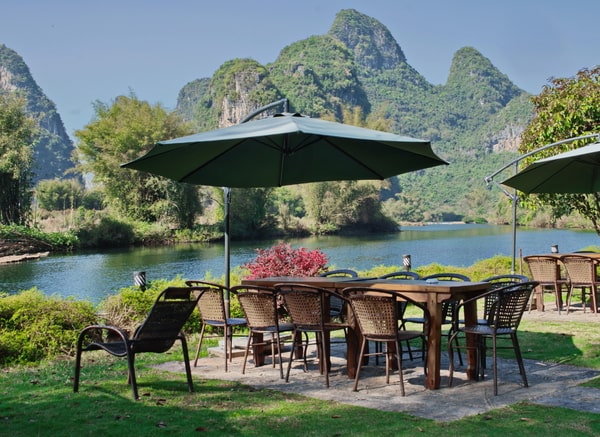 yangshuo-mountain-retreat-riverside-dining-yangshuo-china