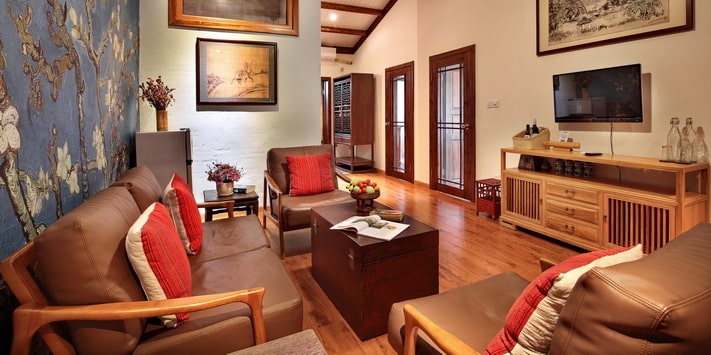 Yangshuo Mountain Retreat family private balcony overlooking the Yulong River.