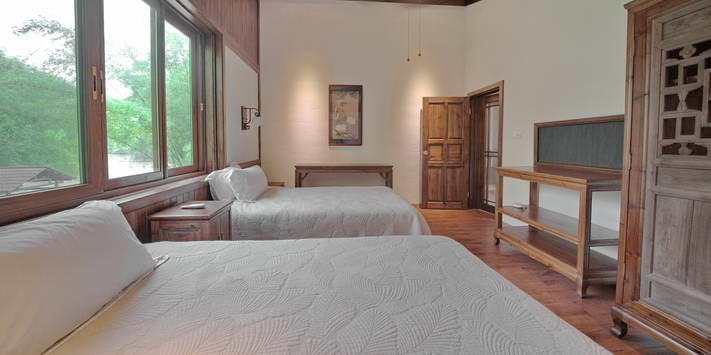 Yangshuo Mountain Retreat family private balcony overlooking the Yulong River.