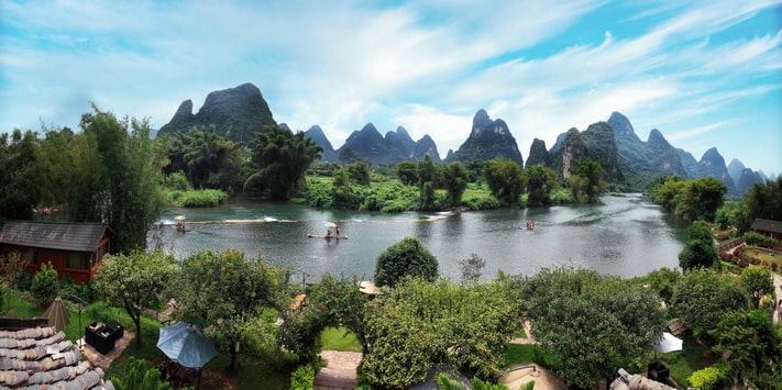 This river view room is a favorite of returning guests to Yangshuo Mountain Retreat.