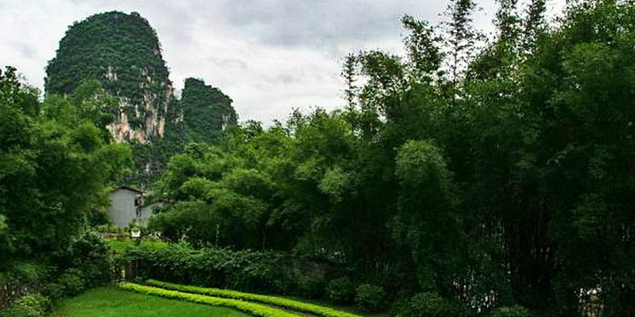 Yangshuo Mountain Retreat single side balcony room is perfect for single travellers on a budget.